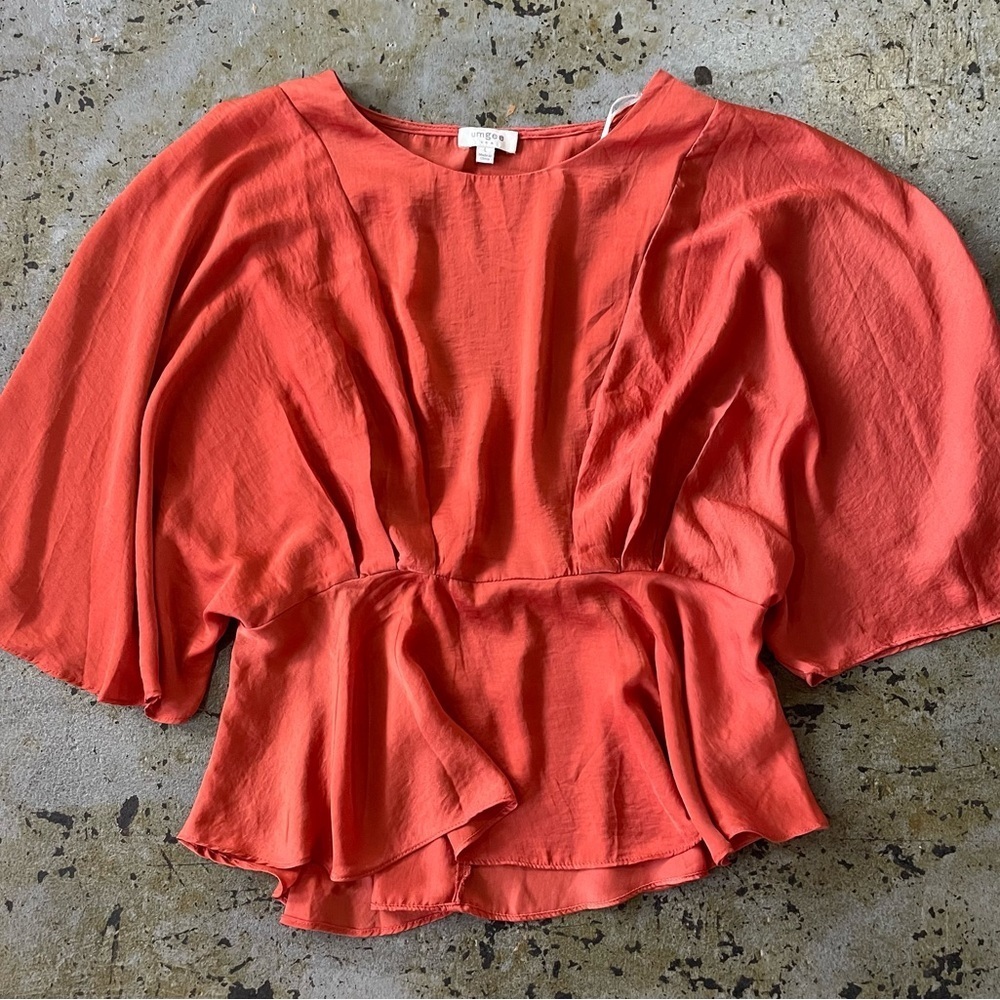 Umgee Rust Colored Top with Balloon Sleeves and Cinched Waist Size Large